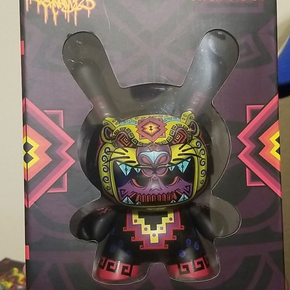 Kidrobot UrbanAztec vinyl - Picture 2 of 3